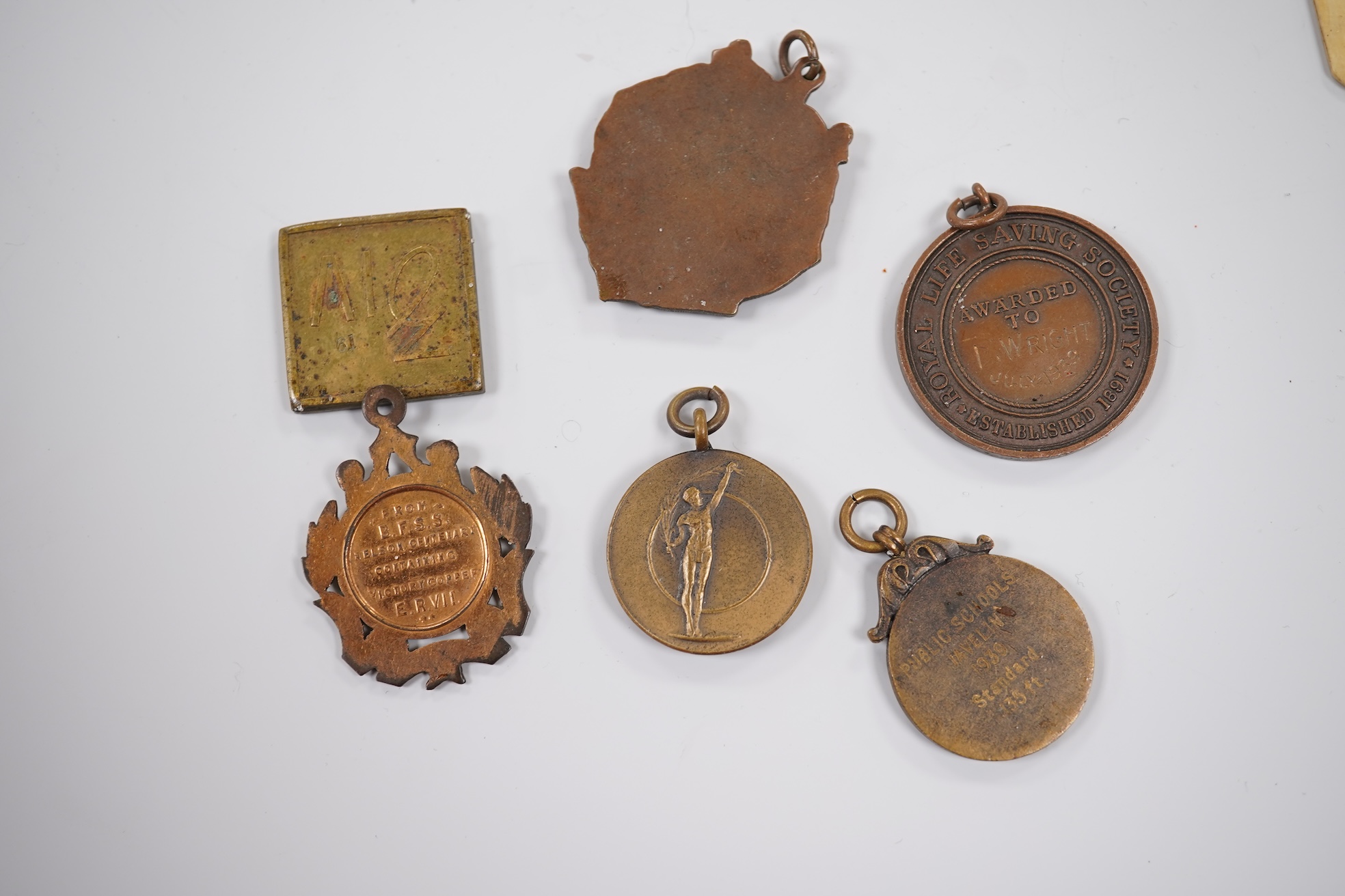 Objects of vertu and miscellaneous items to include mosaic cross, enamel jewels and brooches